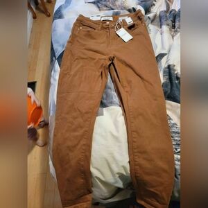 Brand new with tags Judy blue boyfriend slim fit jeans size 5/27 high waisted